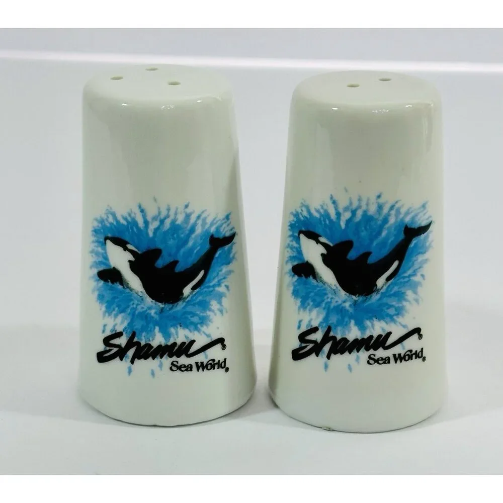 Sea World Amusement Park Shamu Killer Whale Salt & Pepper Shakers Ceramic Vtg - Picture 2 of 8